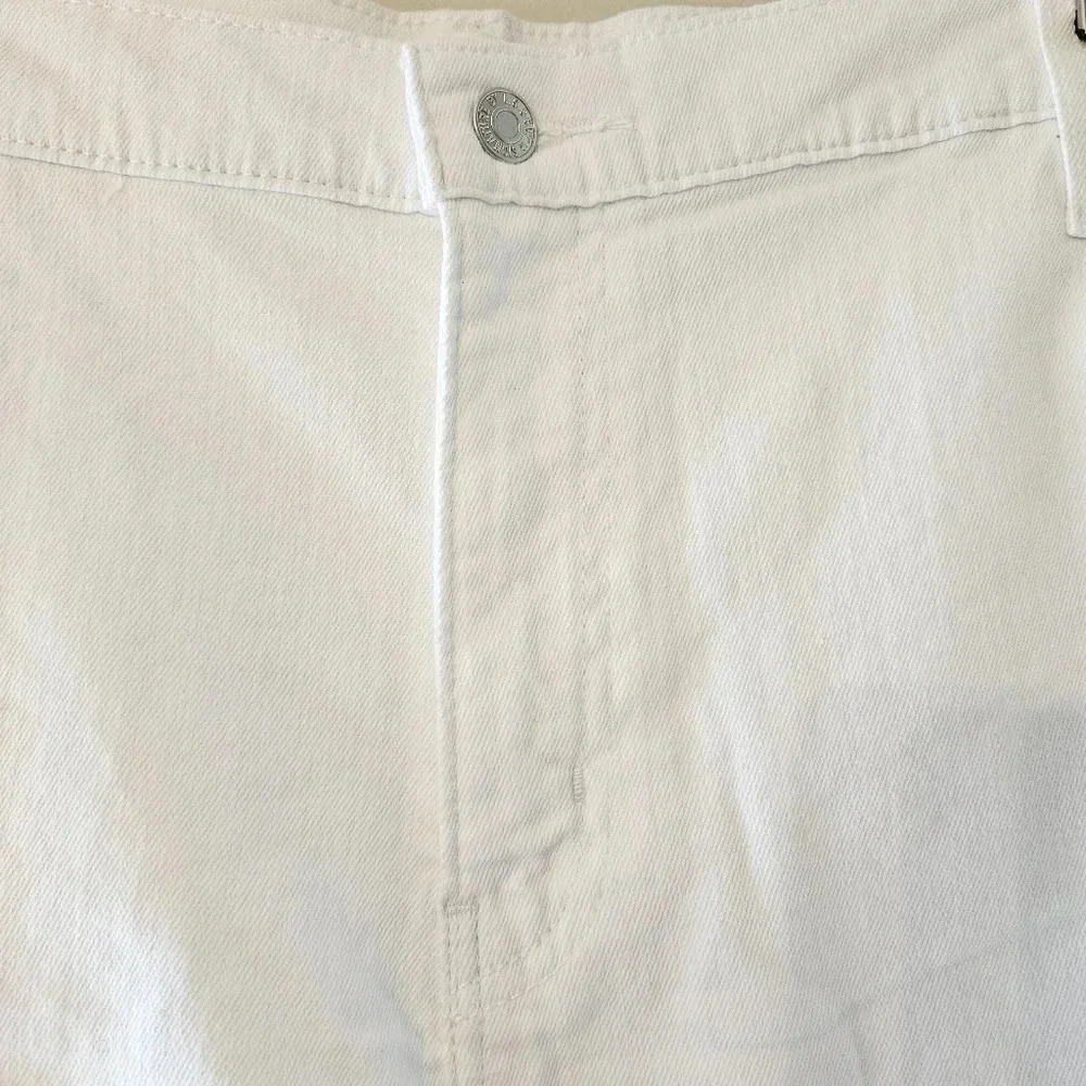Signature by Levi Strauss & Co. High Rise Plus Size Heritage Denim  Shorts 22W. - Picture 10 of 16